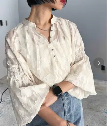 PAGEBOY 소프트 레이스 자카드 블라우스 F