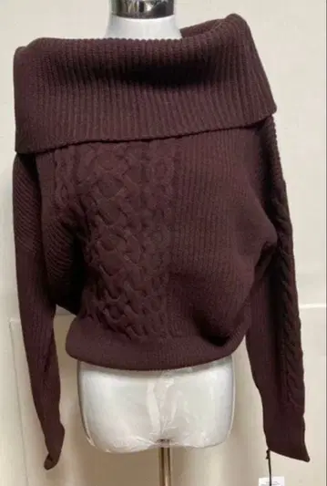 Her lip to 니트 케이블 울 스웨터 오프숄더