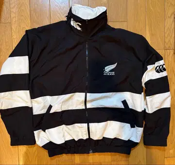 캔터베리 올블랙스 자켓