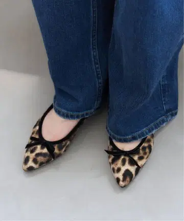 LE TALON 포인티드 레오파드 발레