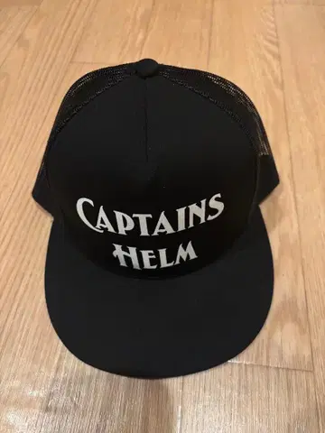 CAPTAINS HELM 로고 메쉬 캡