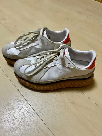 오니츠카타이거 스니커즈