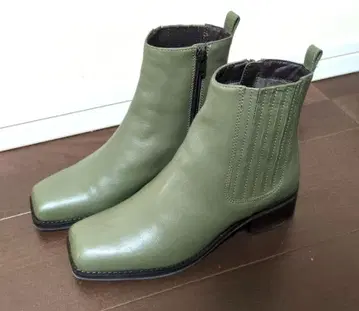 정가 13000엔 미사용 천연 가죽 알파 큐빅 사이드 고어 부츠 23cm