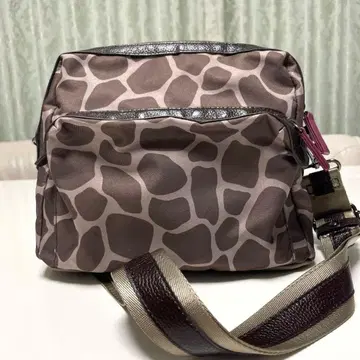 [레어] OSAM 오삼 가죽 나일론 숄더백 기린 패턴