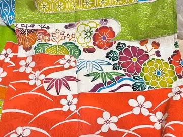 순수 실크 후리소데 꽃과 노을 아이보리 쇼와 레트로