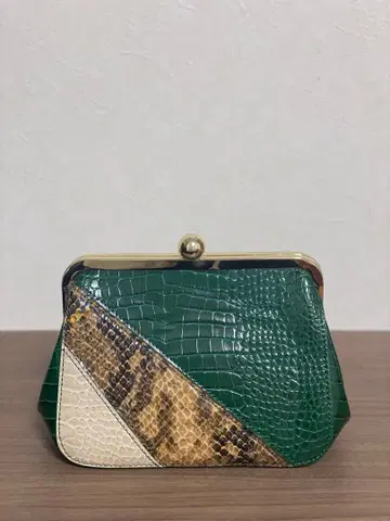 크로커다일풍 핸드백