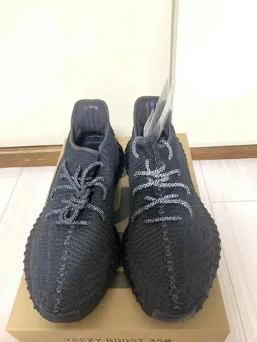 YEEZY BOOST 350 V2 블랙