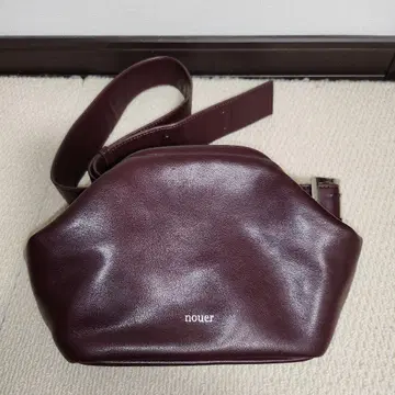 nouer 버건디 가죽 바디백