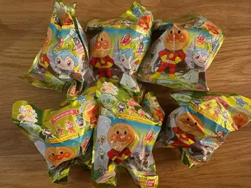 빗쿠라타마고 영화 호빵맨: 차폰의 히어로! 편 6개