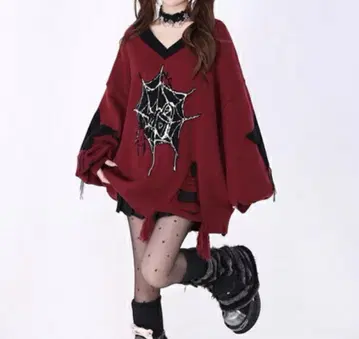 Cxxxxxl Girl V넥 웹 스파이더 그래픽 데미지 니트