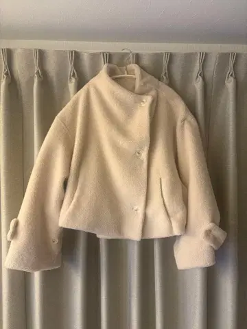 INTER FACTORY 보아 코트