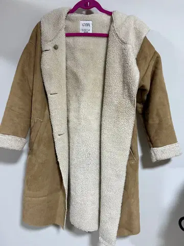 베이지 후드 부착 쉘파 코트