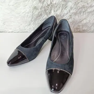 새상품급 Riz raffinee 펌프스 24.5cm 3E 스웨이드 에나멜