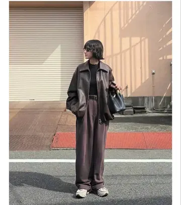 새상품 클라네 FAKE LEATHER BALLOON JACKET