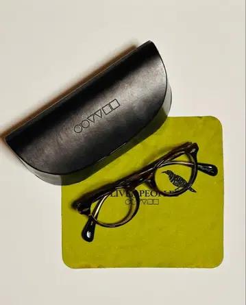 OLIVER PEOPLES x 아지칸 고치 콜라보 안경