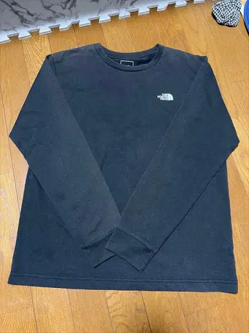 THE NORTH FACE 블랙 긴팔 티셔츠