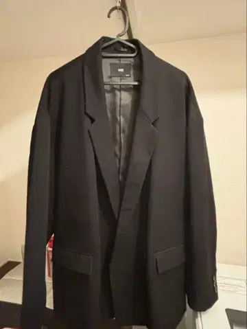 HARE 블랙 테일러드 자켓