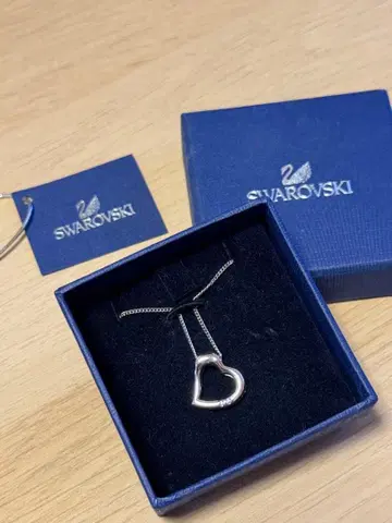 [ 새상품급 ] SWAROVSKI 스와로브스키 크리스탈 하트 목걸이