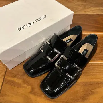 세르지오 로시 블랙 에나멜 로퍼 37