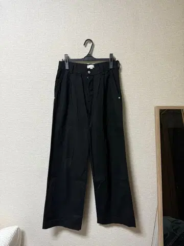 COS 블랙 데님 슬랙스 (택 포함)