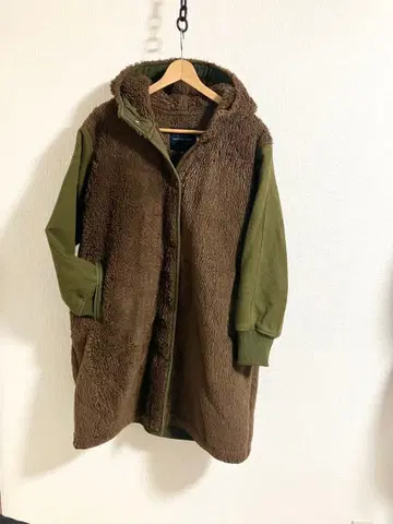 AMERICAN EAGLE 보아 코트 보아 자켓 브라운 절개 소매