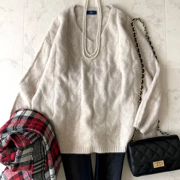 새상품급 쉽스 포근한 폭스 케이블 니트 V넥 베이지