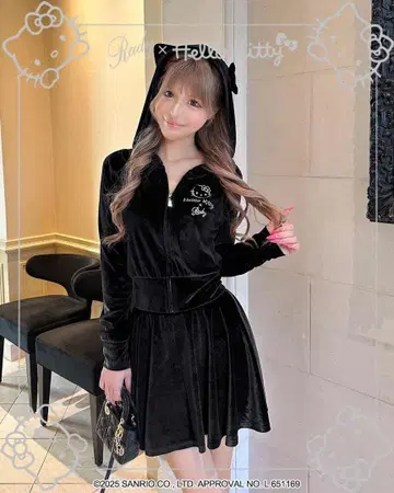 헬로키티 벨로아 스커트 셋업 (이너 팬츠 포함)