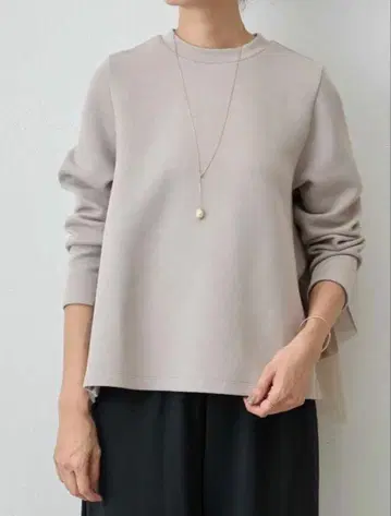 택 포함 새상품 비어즐리 뒤  풀오버