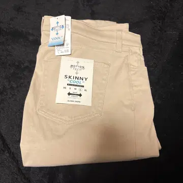 새상품 택 포함 글로벌 워크 모션 테크 스키니 팬츠