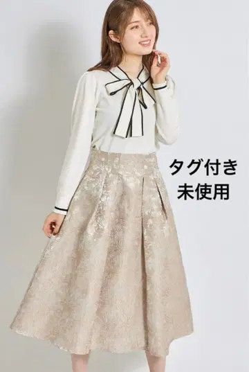 택 포함 미사용 tocco closet 플라워 자카드 턱 플레어 스커트