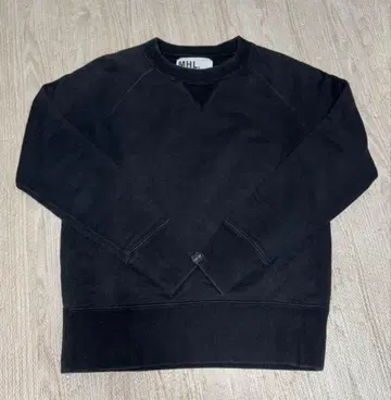 MHL. 블랙 맨투맨 트레이닝복