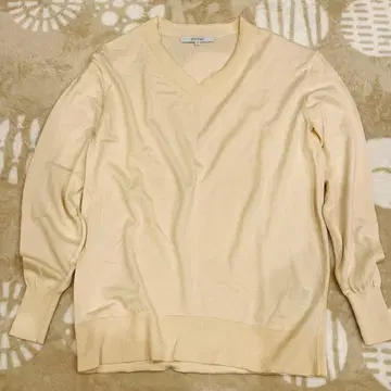 언타이틀 아이보리 V넥 니트 캐시미어 실크
