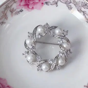 브로치 담수진주 스와로브스키 지르콘 꽃 펄 결혼식 입학식 졸업식