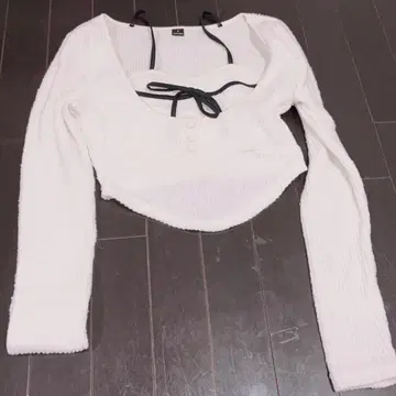 화이트 리본 크롭 가디건