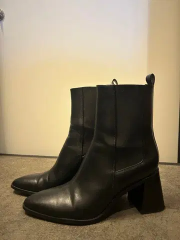 블랙 앵클부츠 스틸레토