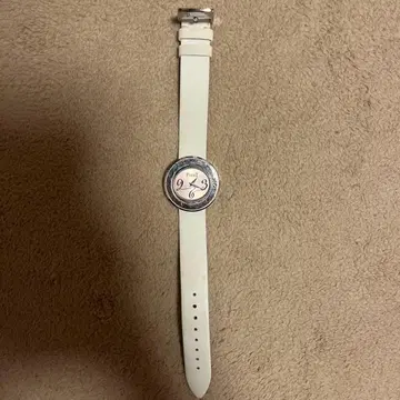 PAGEI 화이트 실리콘 밴드 포세션 손목시계