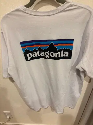 patagonia P6 라벨 포켓 TEE