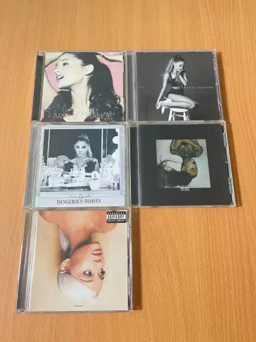 아리아나 그랑데 앨범 5개 묶음 판매 DVD 포함