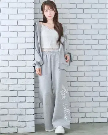 로제 뮤즈 Logo 3d embroidery hoodie 셋업