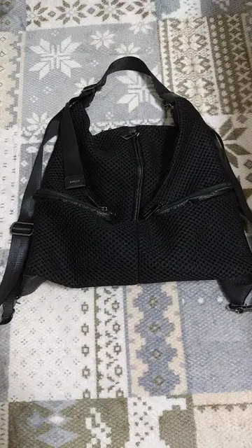 nouer 메쉬 블랙 백팩