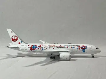 Aviation B787-8 JA823J 일본항공 JAL 1:400