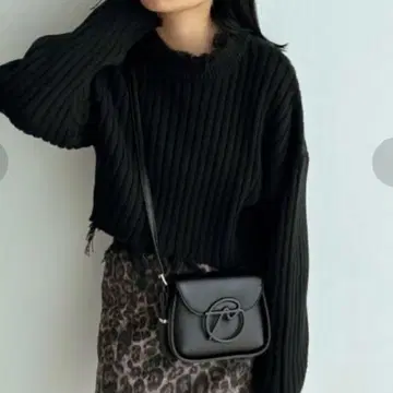 EMODA 커브 슬리브 크러쉬 니트 블랙