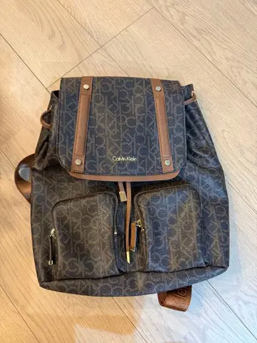 [ 가격 인하 환영! ] Calvin Klein 백팩