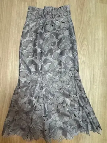 SNIDEL 그레이 레이스 타이트 스커트