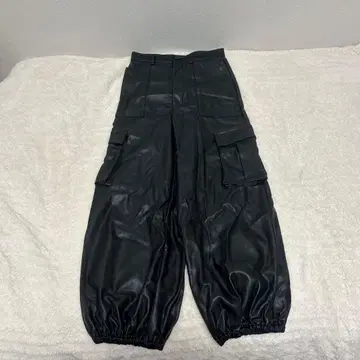 Ray BEAMS 블랙 가죽 카고 팬츠