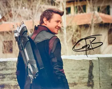 호크아이 제레미 레너 친필 사인 사진 어벤져스 g6