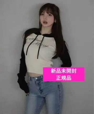 andmary Letter mary logo tops