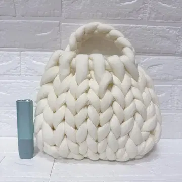 화이트 뜨개질 핸드백