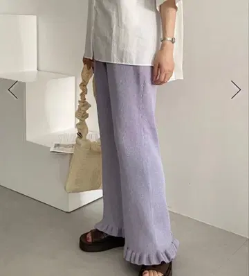 LOWRYSFARM 밑단 프릴 니트 팬츠