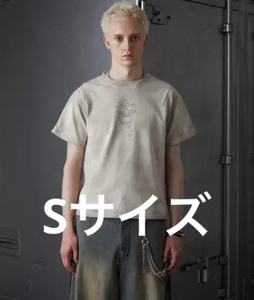 GRANCY 스컬 큐빅 장식 티셔츠 베이지